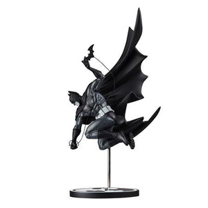 *Pre-Order* BATMAN BLACK & WHITE BY INHYUK LEE 1:10 SCALE STATUE