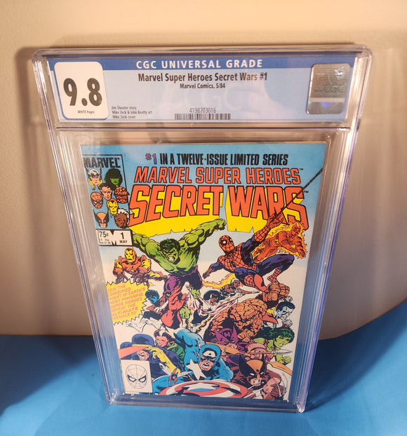 Marvel Super Heroes: Secret Wars  # 1  CGC 9.8